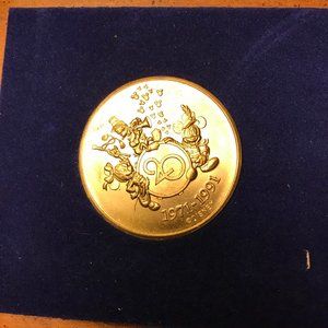 Vintage 1991 Walt Disney World 20th Anniversary Bronze Coin Collectable